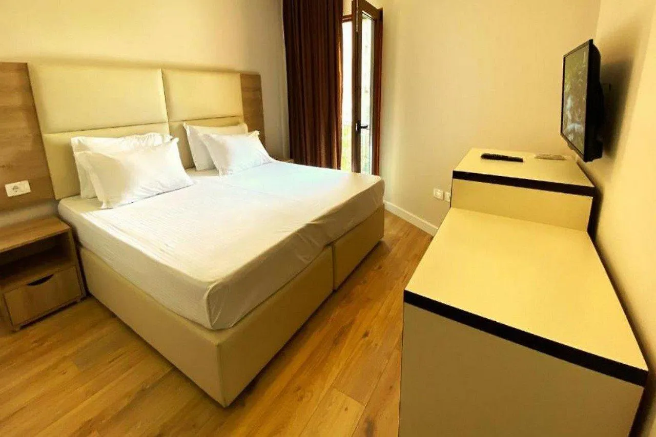 Hotel Vila E Arte City Center Tiran