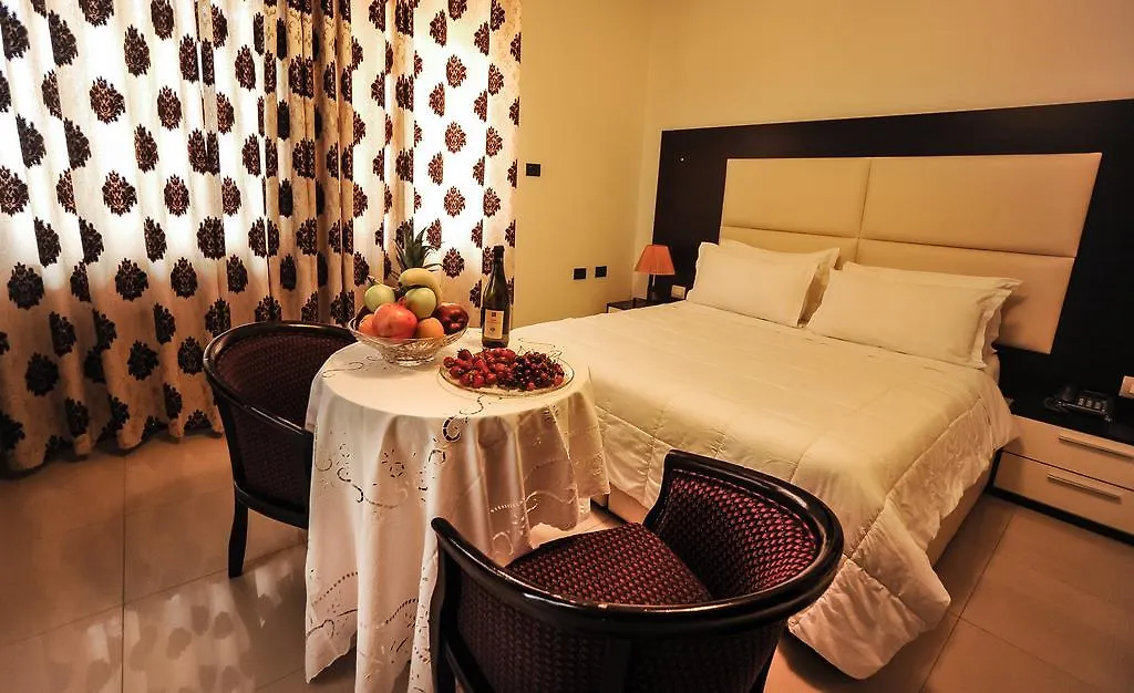 ***  Hotel Vila E Arte City Center Tirana Albânia