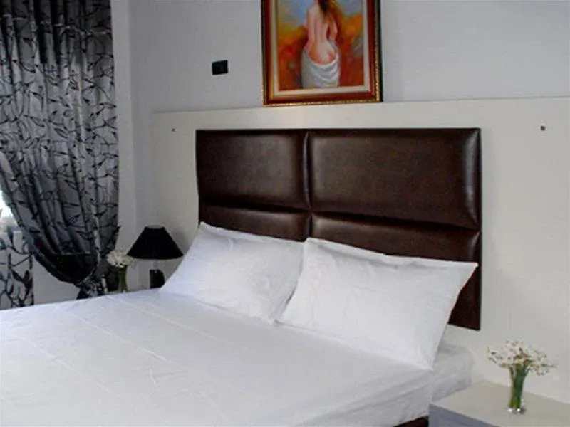 Hotel Vila E Arte City Center Tiran